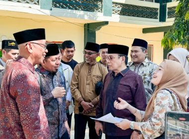 creator: gd jpeg v1.0 (using ijg jpeg v62), quality = 90?