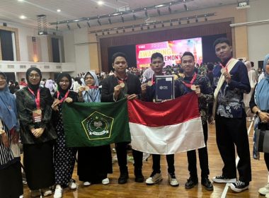 creator: gd jpeg v1.0 (using ijg jpeg v62), quality = 90?