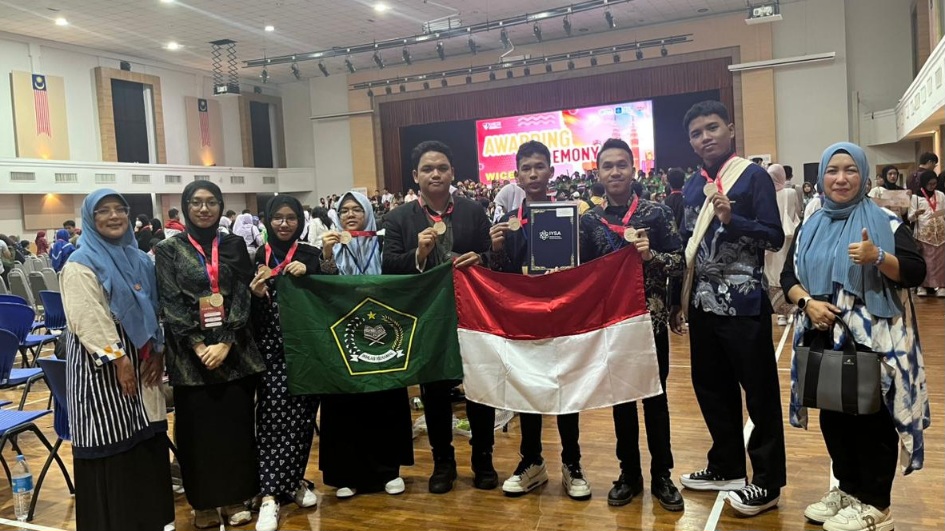 creator: gd jpeg v1.0 (using ijg jpeg v62), quality = 90?