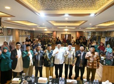 5e0ac680ca9f3622a755627d8cd51eeb gambar