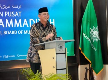 irwan akib beasiswa kader muhammadiyah bukti besarnya perhatian persyarikatan 750x536