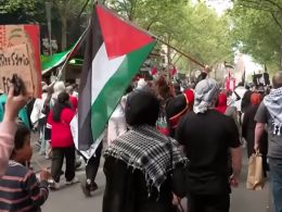 Aktivis Prancis Mendesak Macron Hentikan Kerja Sama Militer dengan Israel