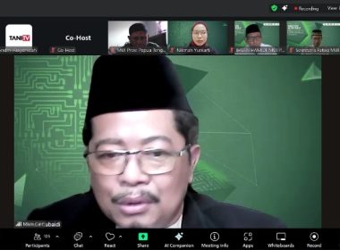 b2ce97280fffb766a99a8f56d3a70d2e gambar