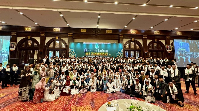 d9b401d304f88cce37a5b190edc2cf4a gambar